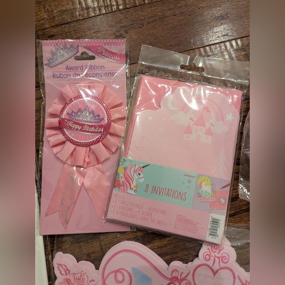 Princess Birthday decorations loot bags, streamers, table clothes, & more - Picture 7 of 9